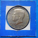外2404古銭　外国貨幣銀貨 アメリカ ケネディ 50セント 1966年