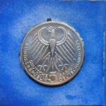 外2408古銭 外国貨幣銀貨 1975年